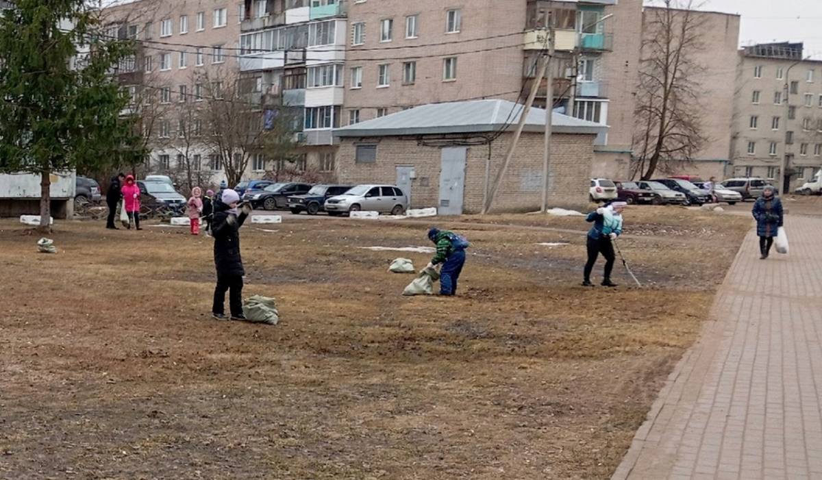 В Новгородском районе начались весенние субботники