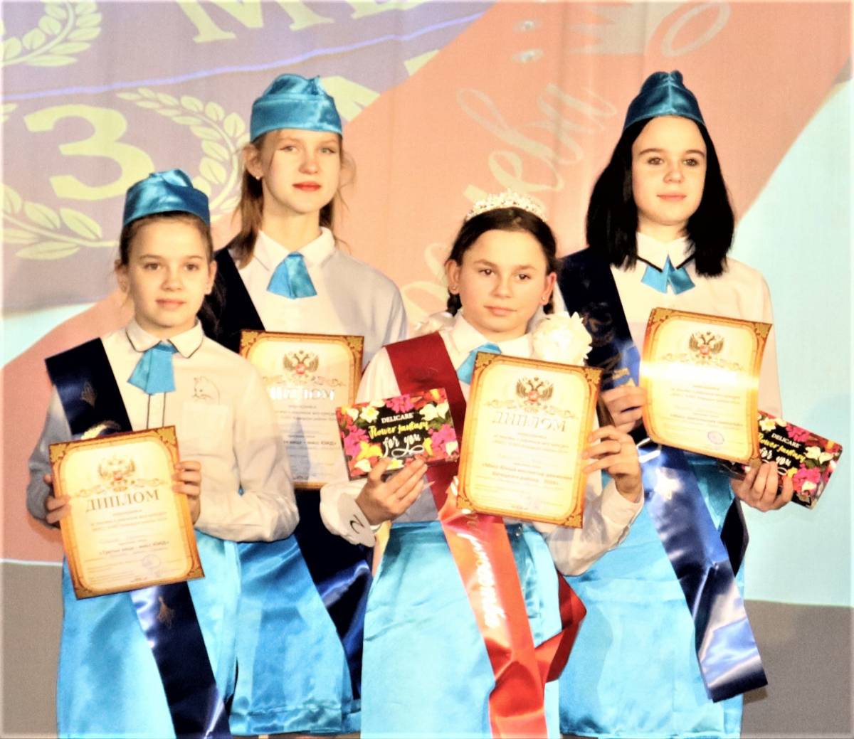 Вера Черепанова из Мойкинской школы завоевала титул «Мисс ЮИД 2024»