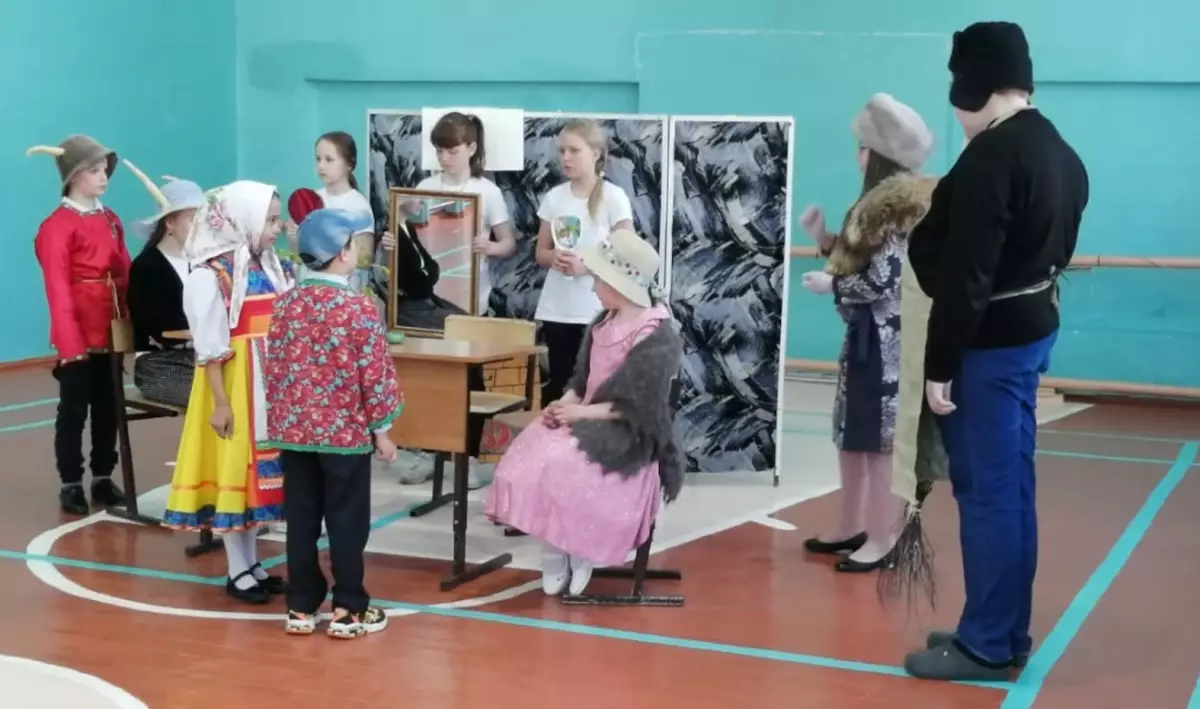 «Кошкин дом» в исполнении труппы Боровёнковской школы