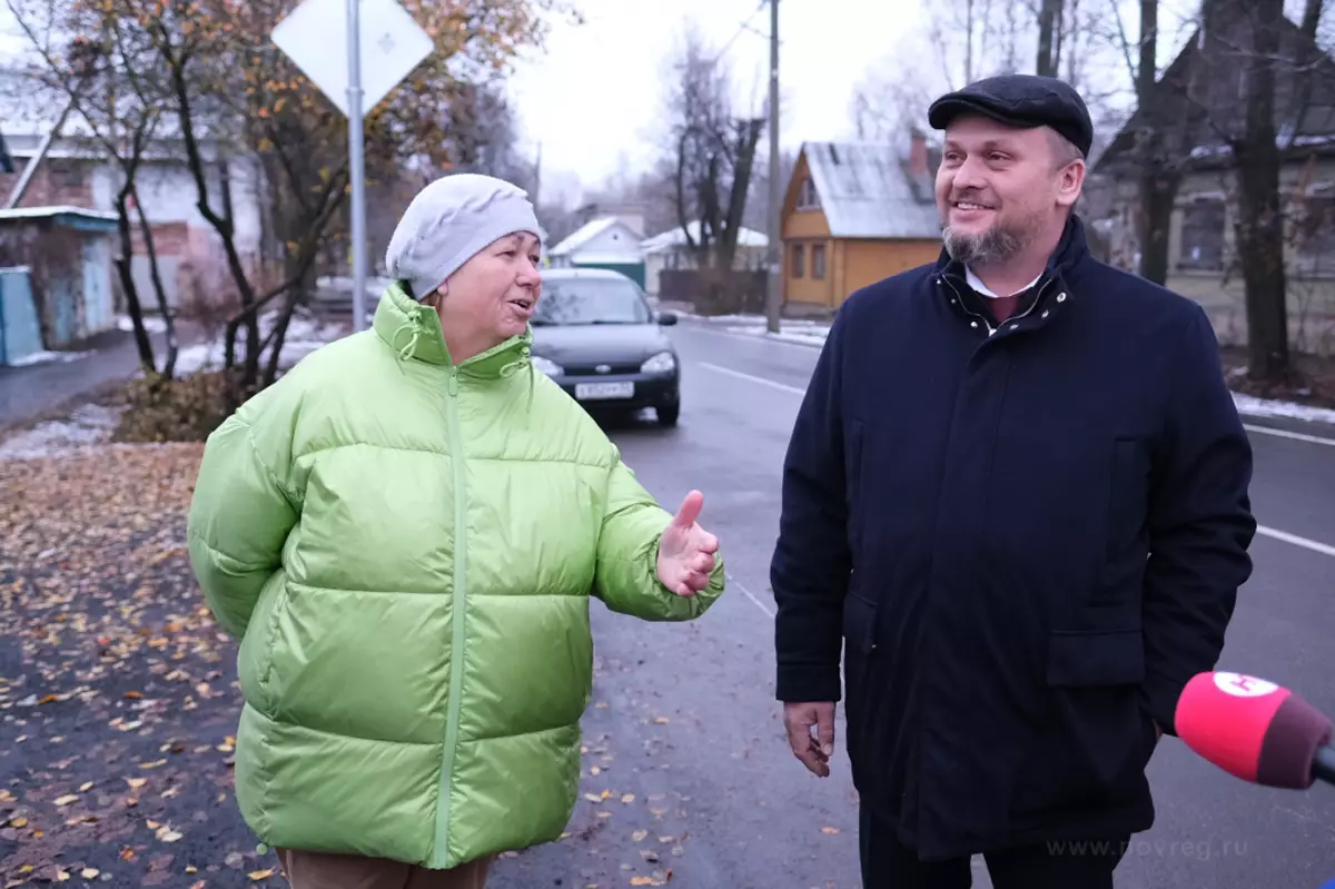 Жительница улицы Комсомола Татьяна Гусарова благодарит Андрея Никитина за содействие в ремонте дороги.