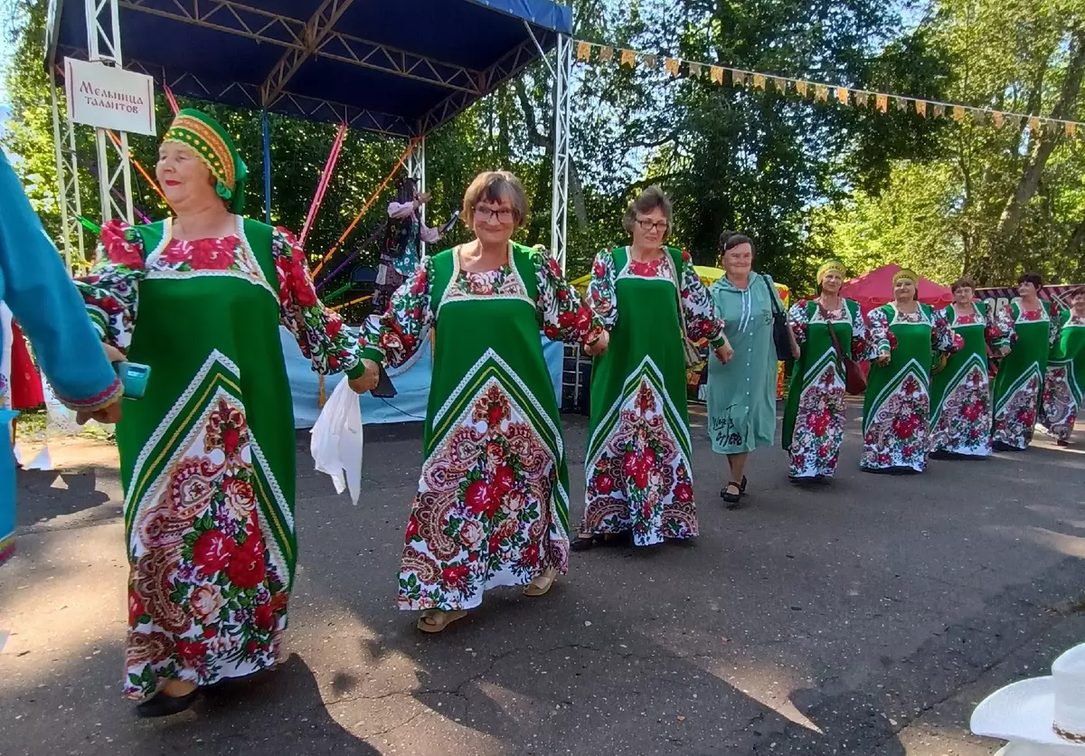 «Марёвские весёлки» в мельничном хороводе