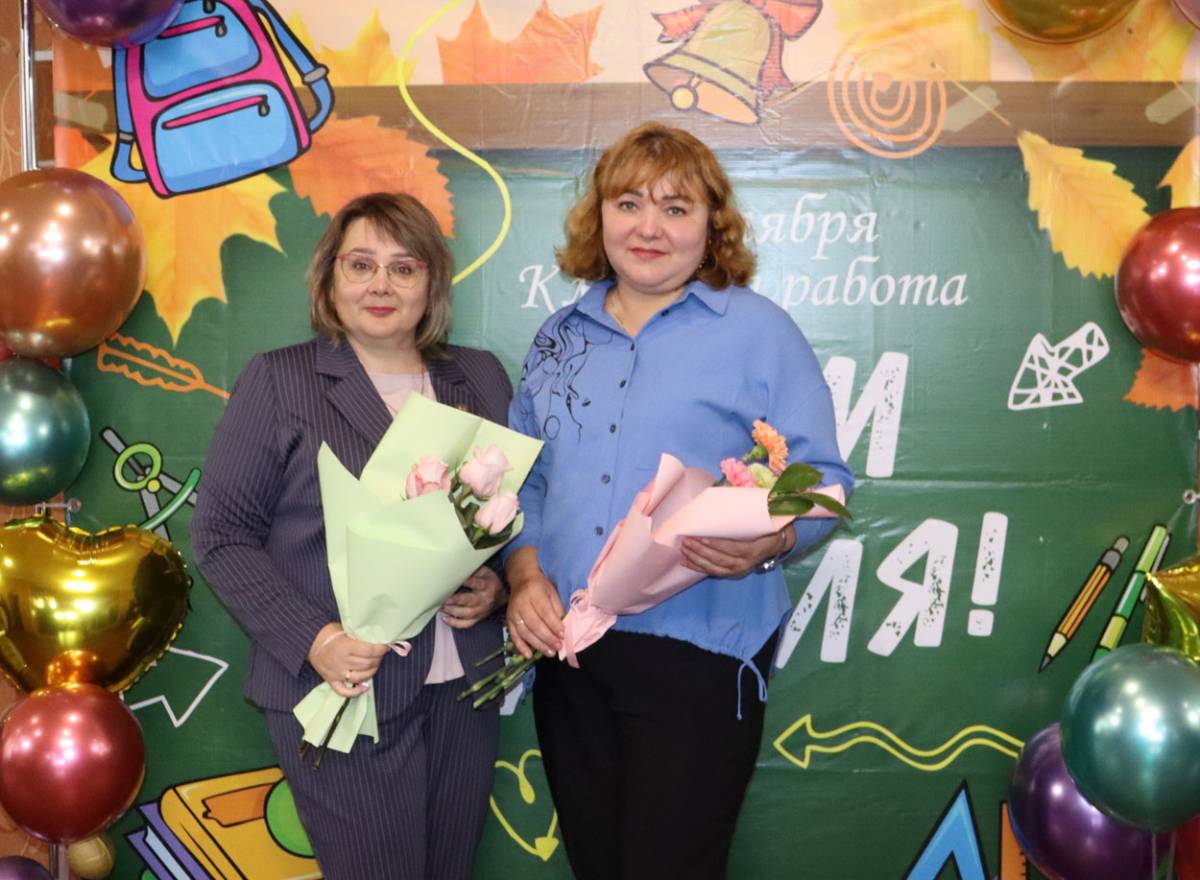 Воспитатель Ирина Пышная и учитель Марина Сверчкова