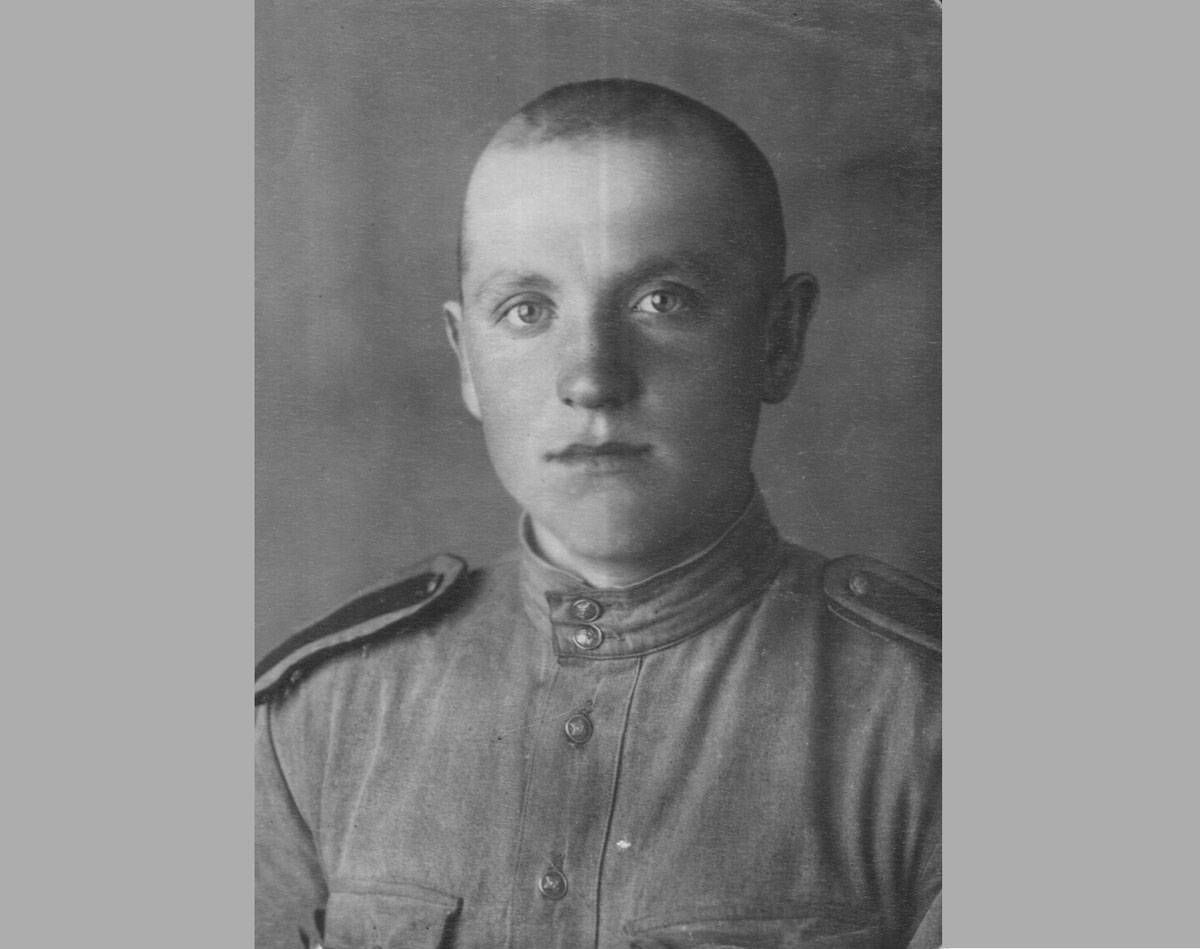 Память хранят живые