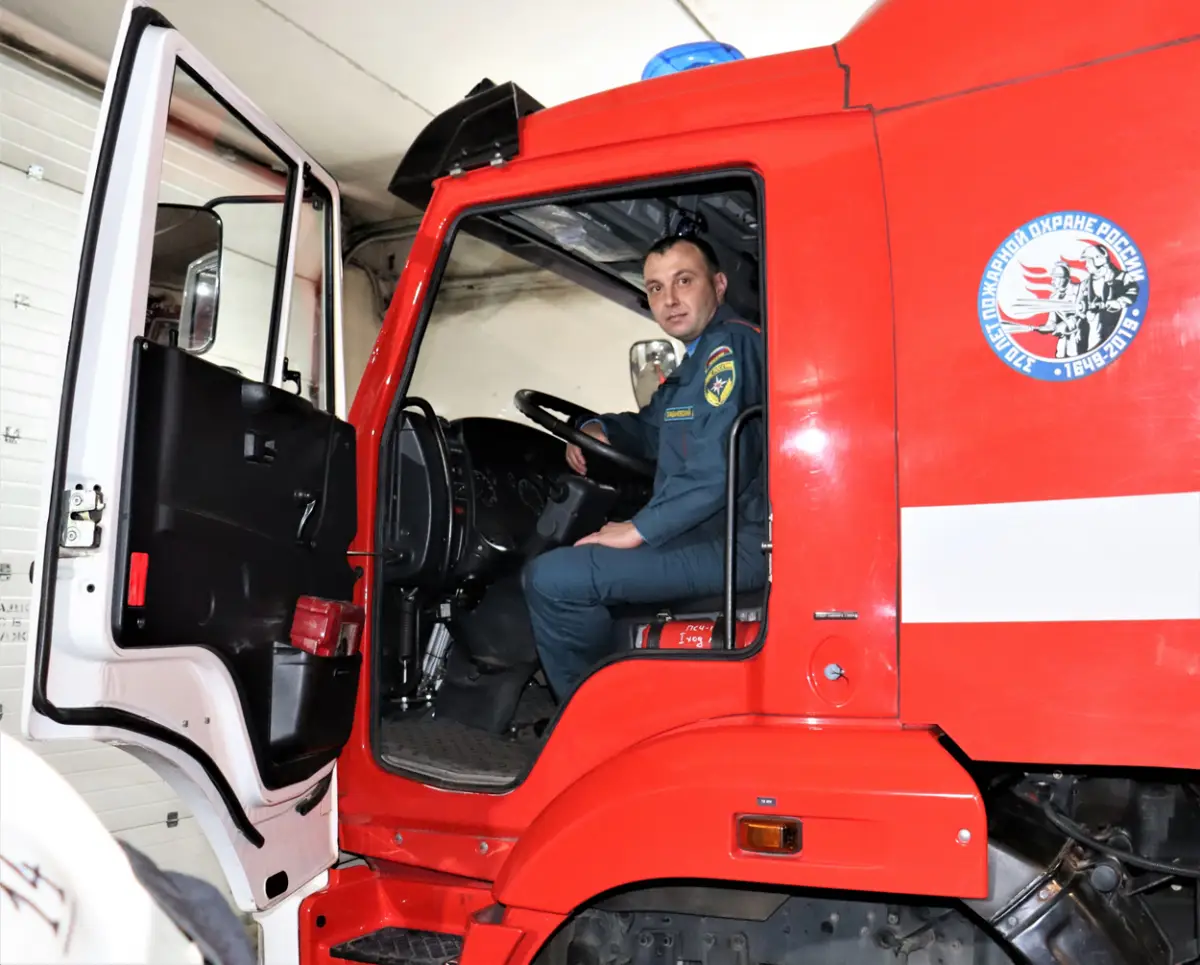 Сел за руль ... в четыре года