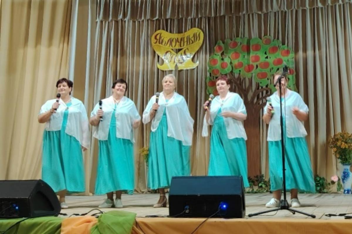 Тепло и торжественно