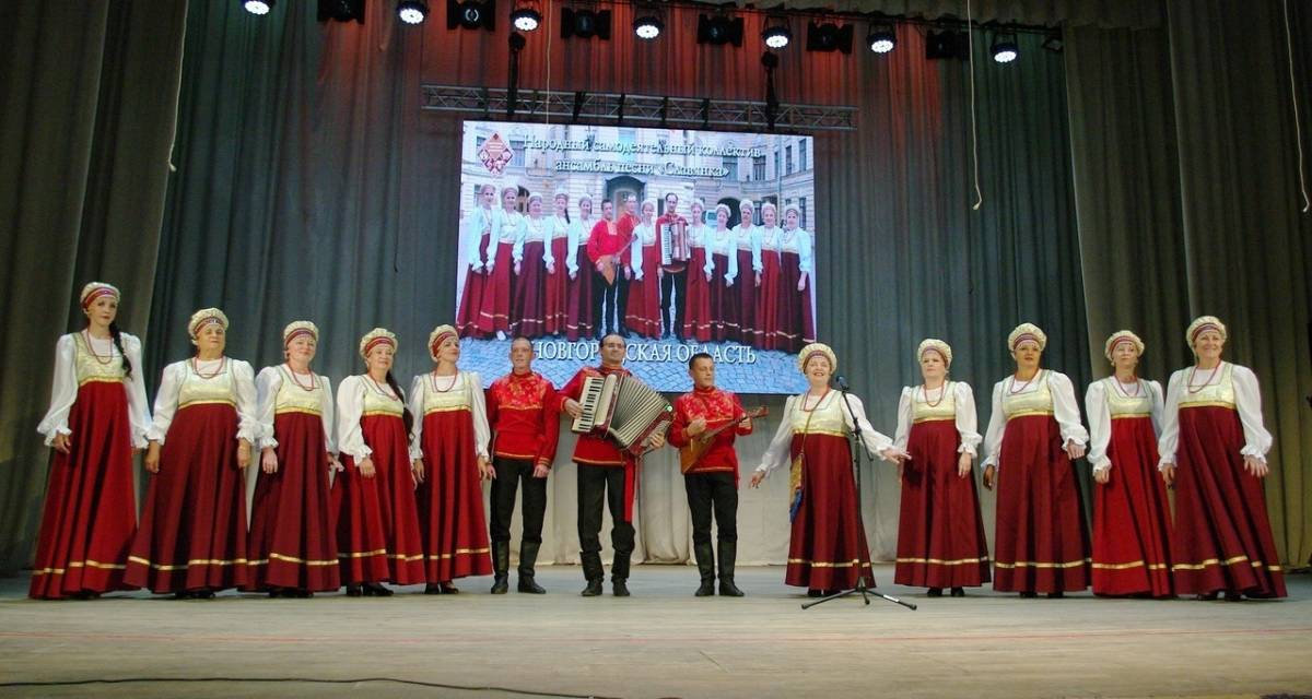 Самодеятельные художественные коллективы района ведут активную концертную деятельность, участвуют во всех мероприятиях района, а также в международных, всероссийских, режрегиональных и региональных фестивалях, смотрах и конкурсах.