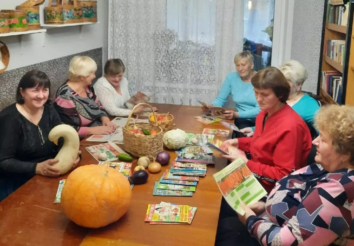 Жительницы деревни Подберезье Новгородского района подвели итоги огородного сезона