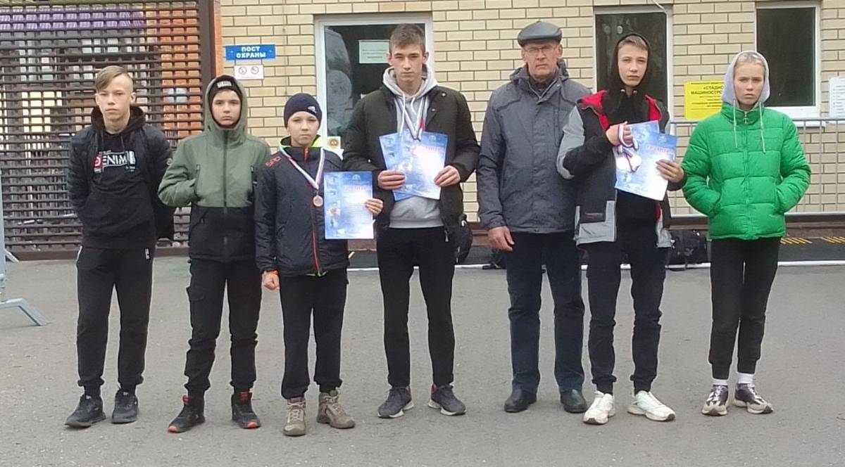Парфинские легкоатлеты вернулись с медалями из Пскова
