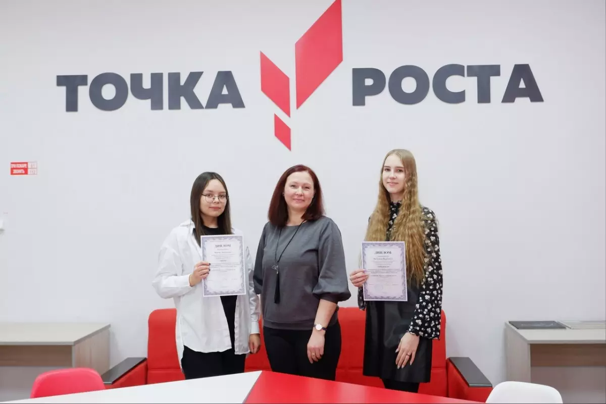 Марёвские десятиклассницы небезуспешно приняли участие в региональном конкурса «ВместеЯрче»
