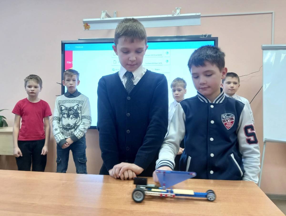 В школе д. Федорково Парфинского района прошел районный фестиваль детского технического творчества «ПАРФТЕХНОFEST»