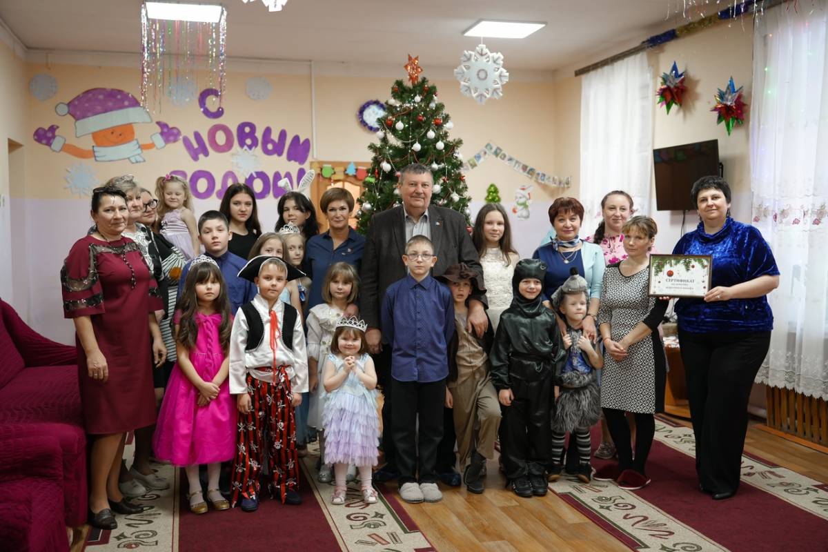 Депутаты Новгородской областной Думы навестили ребятишек из солецкого приюта