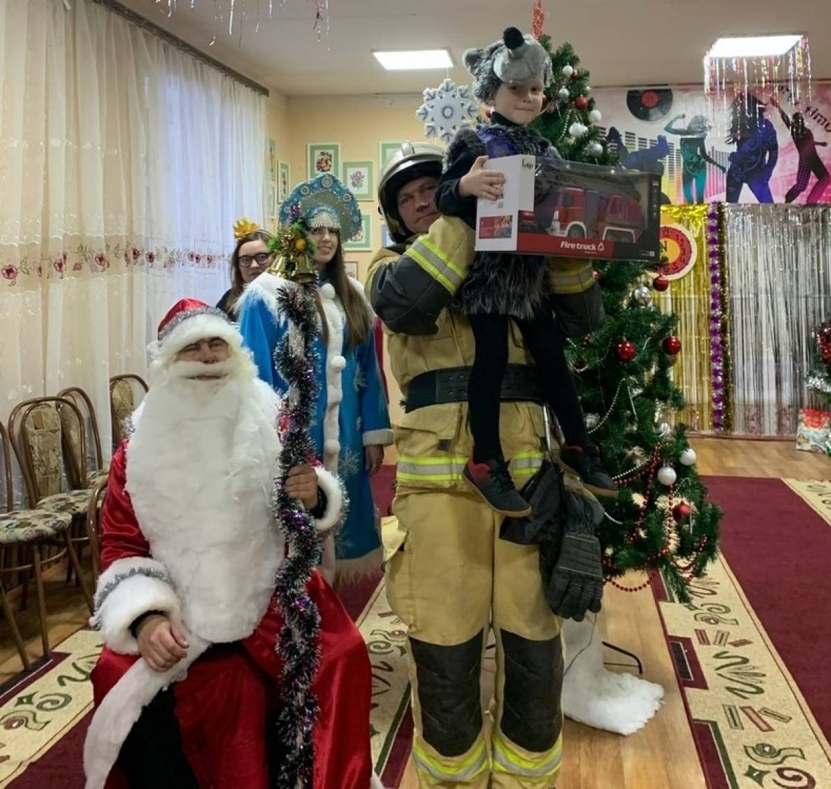 Солецкие журналисты провели благотворительную акцию «Письма Деду Морозу»