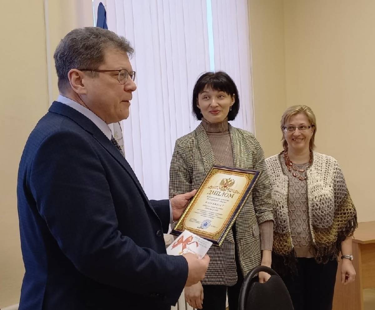 В администрации Шимского района наградили победителей областного конкурса фотографий «Голосование в объективе – 2022»