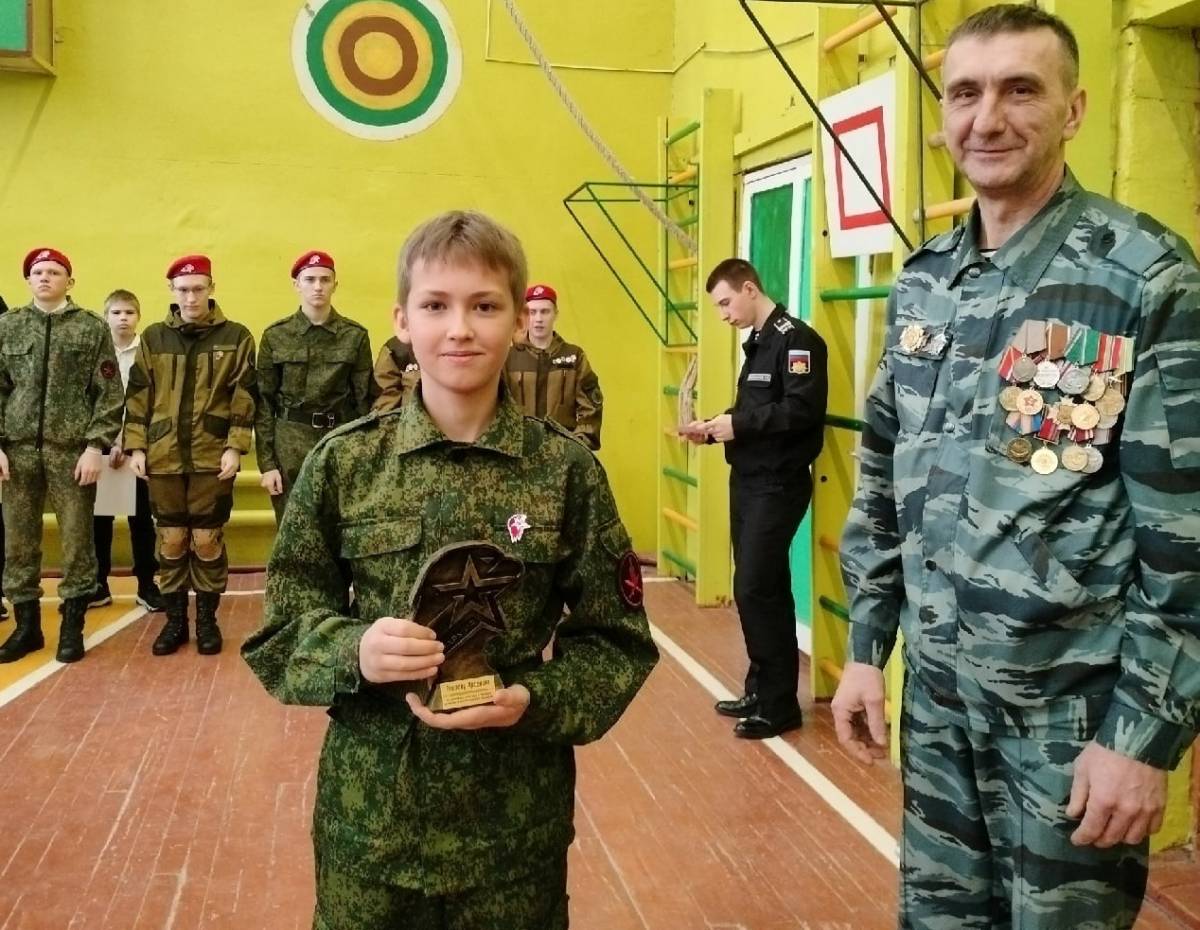 Окуловский отряд Юнармии «Гвардия» отметил пять лет своей деятельности