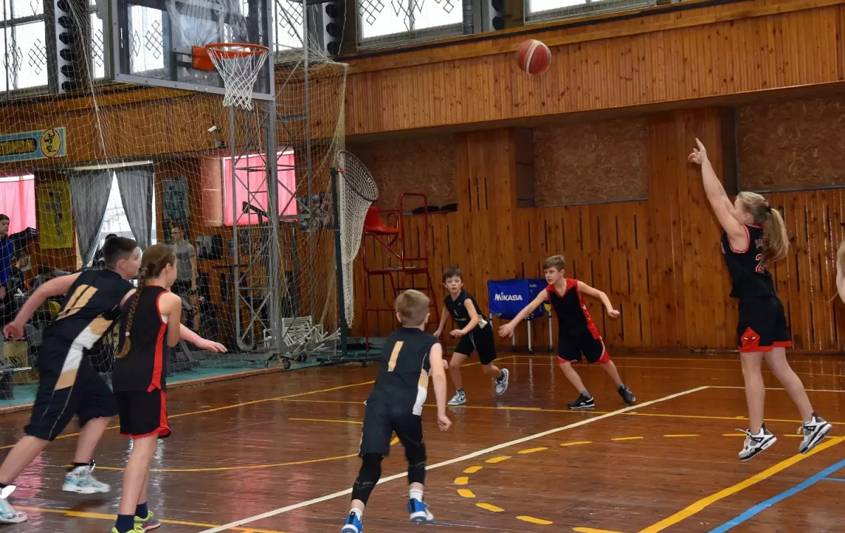 В Пестове прошли открытые муниципальные соревнования по баскетболу среди юношей и девушек 2011 года рождения