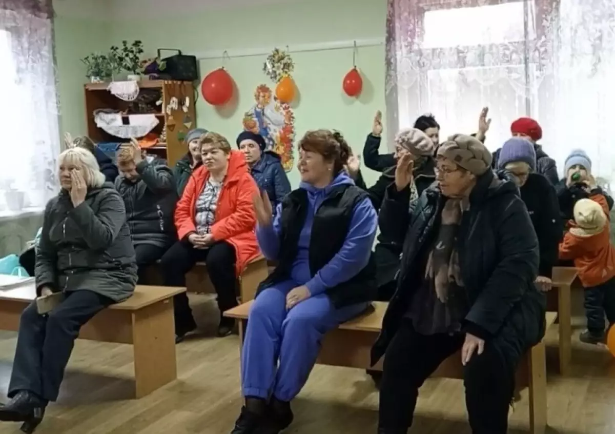 Жители Волотовского округа хотят отремонтировать сельскую библиотеку