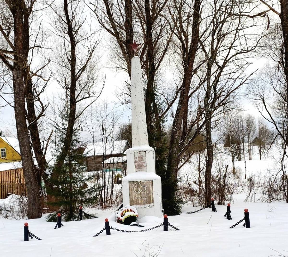 Активисты ТОС из любытинского села Шереховичи решили реконструировать памятник землякам, погибшим на Великой Отечественной войне