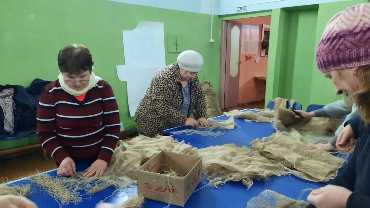 Всероссийская акция «Шьем для наших» набирает обороты в Федорковском сельском поселении Парфинского района