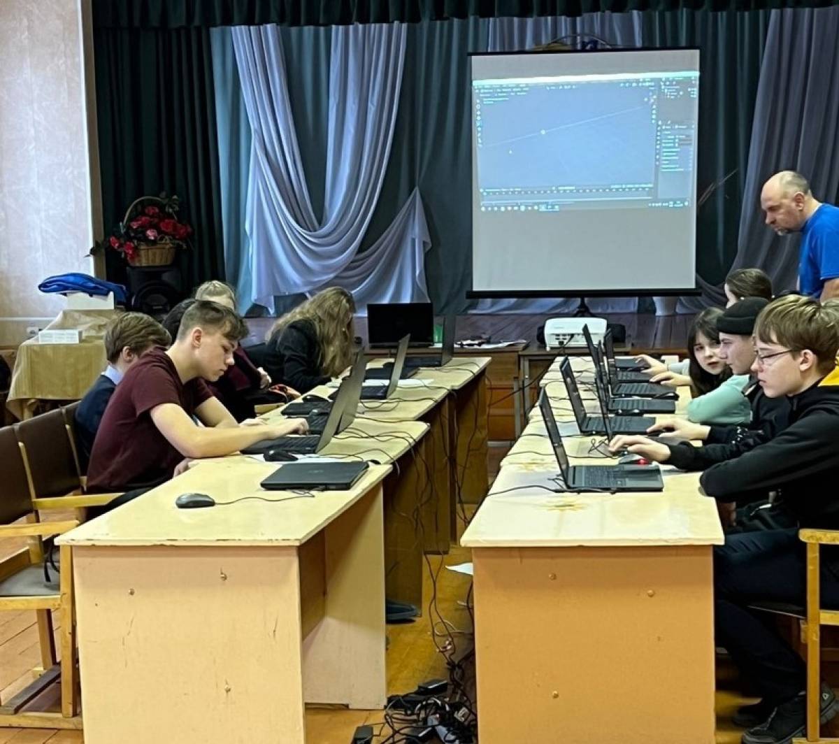 В Солецкий округ вновь приехал областной  мобильный кванториум