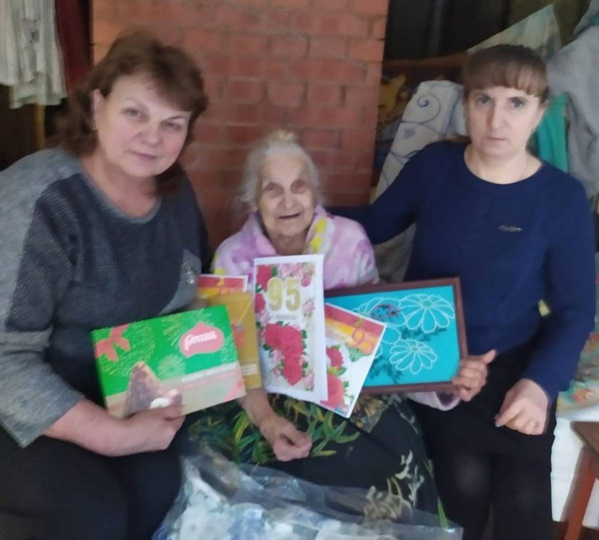 95-летие отметила жительница деревни Соловьёво Волотовского округа Надежда Яковлева