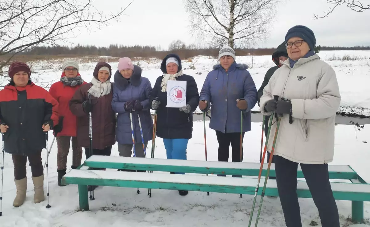 В поддержку ППМИ совет ветеранов устроил туристический поход со скандинавскими палками