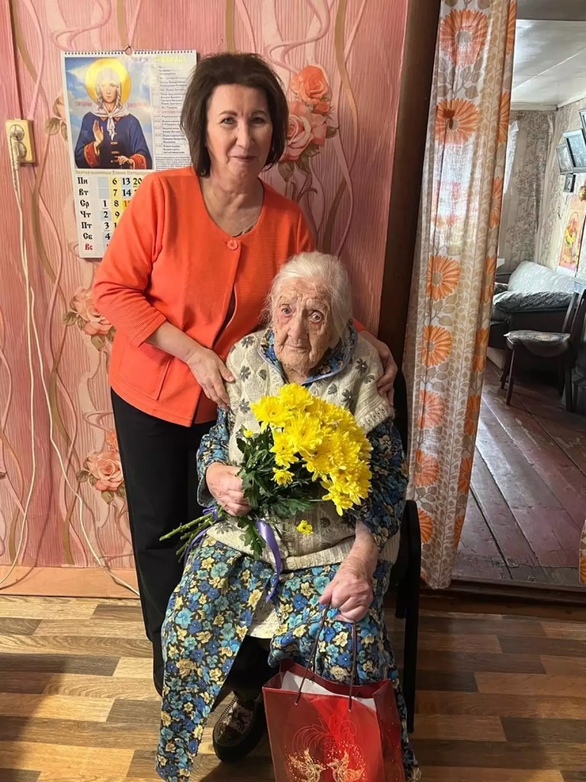 Свой 101-йдень рождения отметила старейший житель Любытинского района Антонина Павловна Ларичева