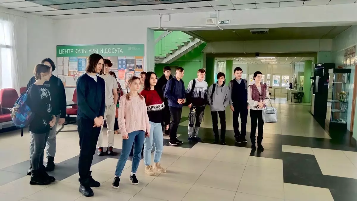Солецкие школьники посетили колледжи  НовГУ