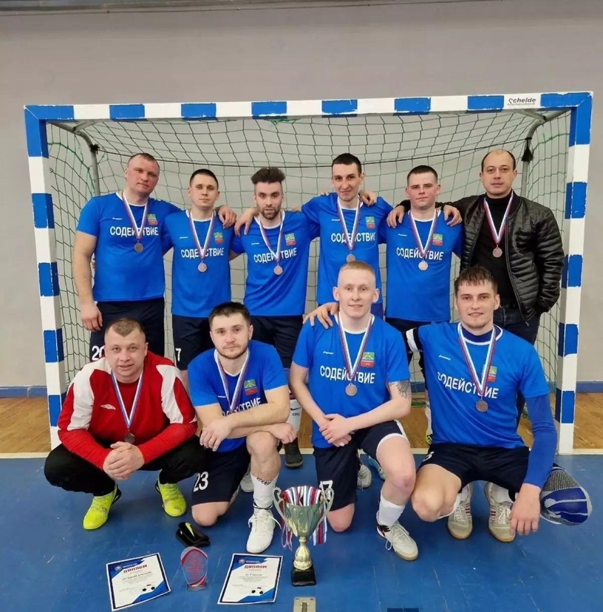 Команда шимских футболистов завоевала бронзу на первенстве  области по мини-футболу среди мужских любительских команд