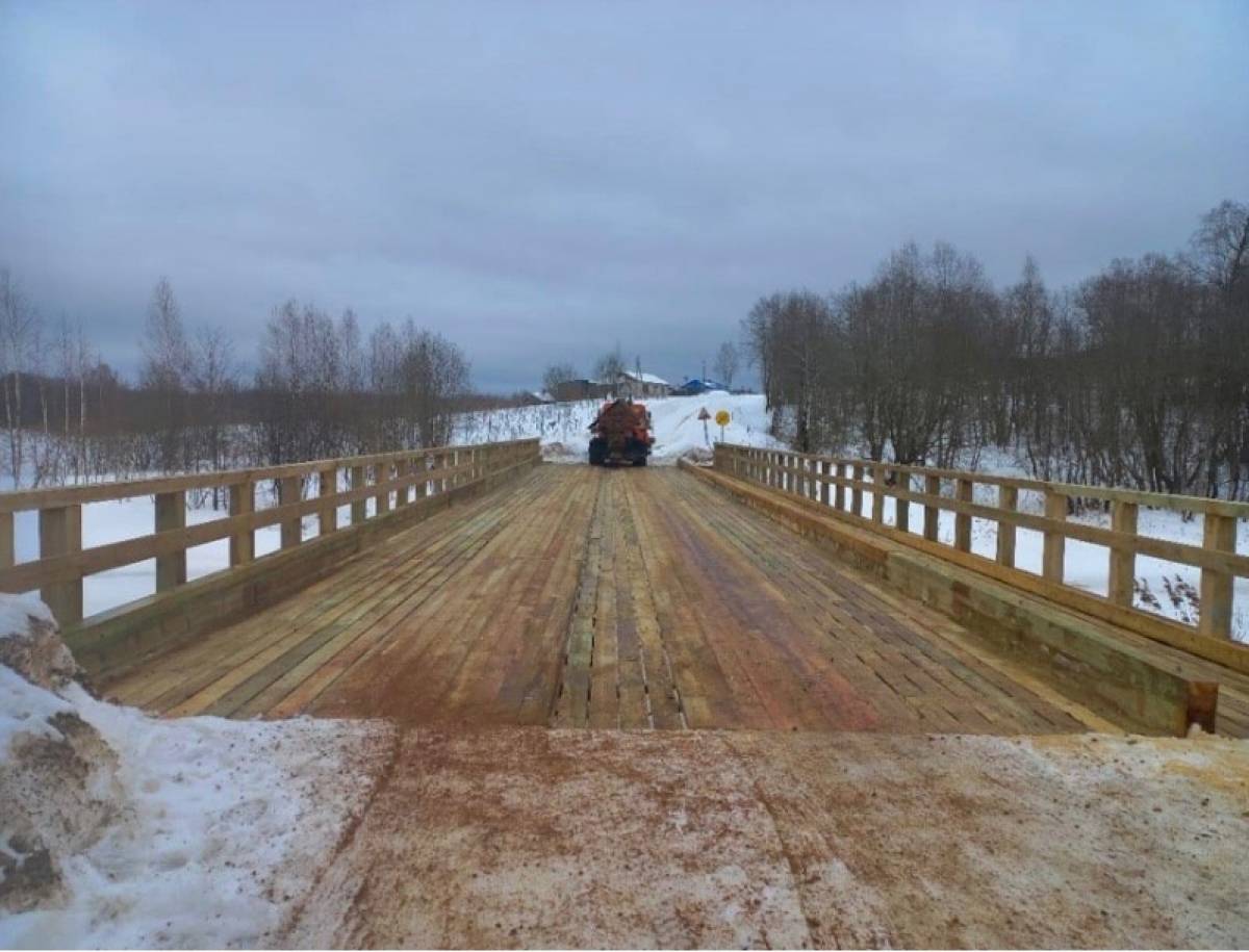 В Пестовском районе открыли движение по социально-значимому для жителей мосту