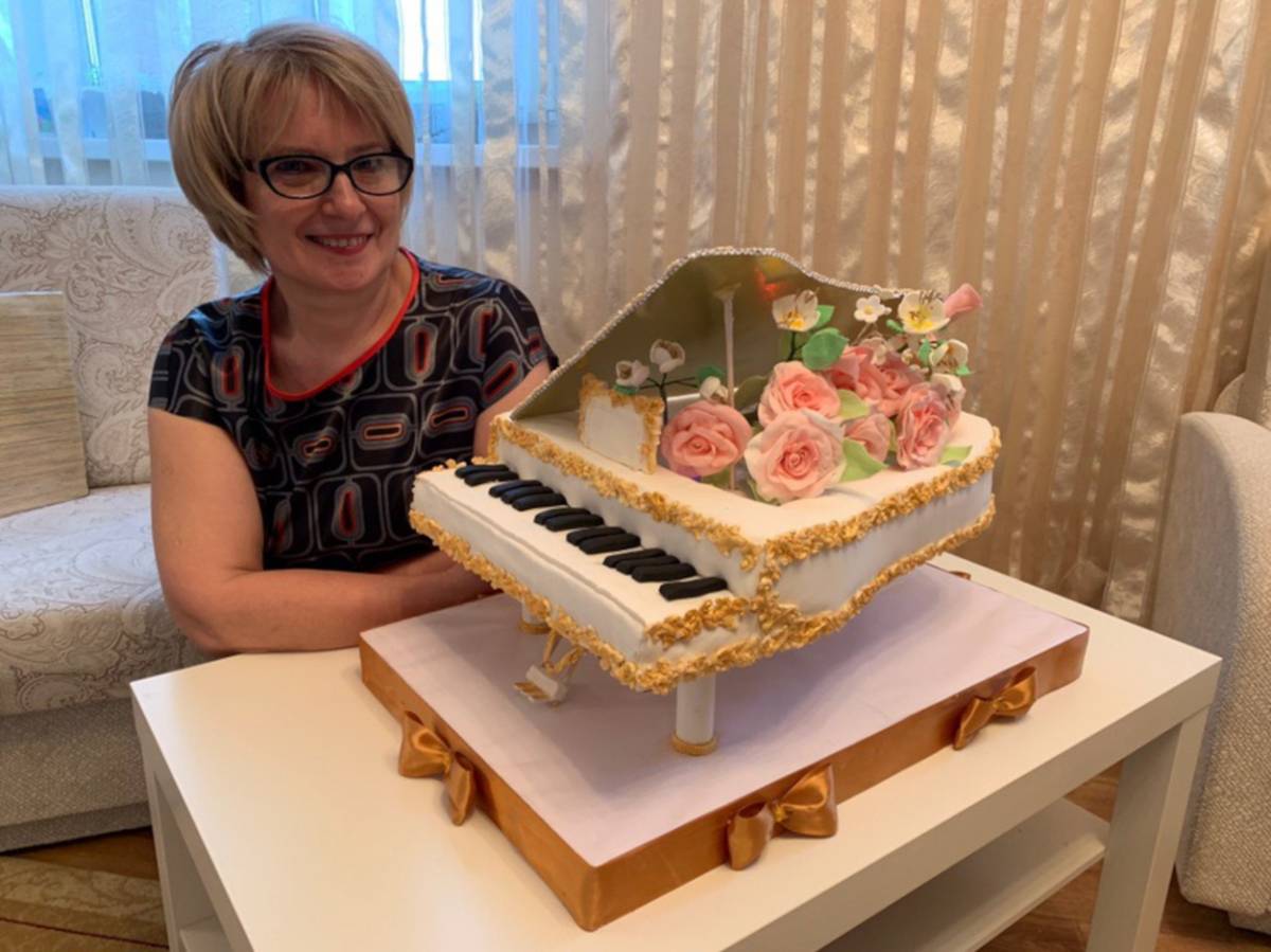 Жительница окуловского посёлка Кулотино получила приглашение на телешоу «Кондитер»
