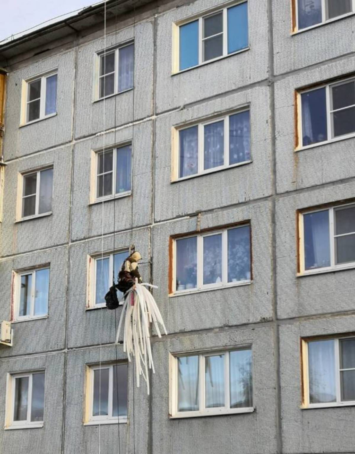 В Окуловском районе региональный фонд капитального ремонта ведёт активную работу по взиманию долгов по взносам на капремонт