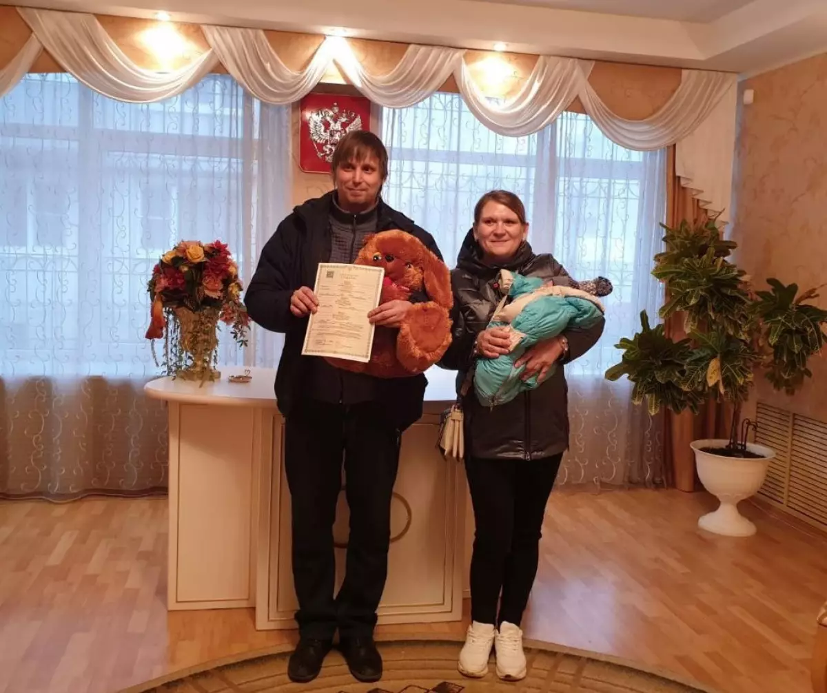 В Новгородском районе оформлено первое электронное свидетельство о рождении ребенка