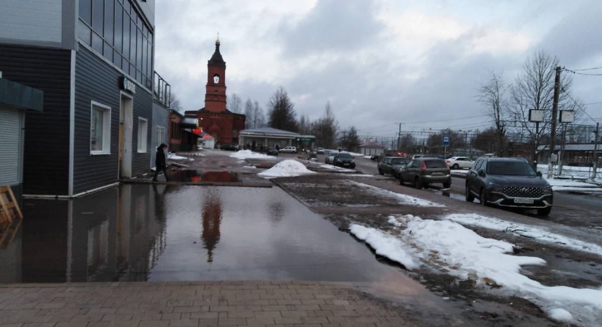 В Окуловке сменился заказчик благоустройства главной городской улицы