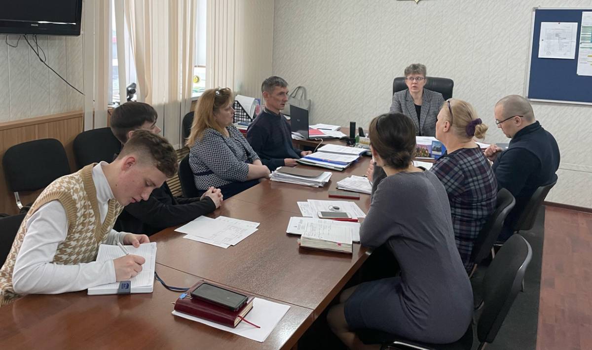 В Пестовском районе прошла вторая встреча в рамках проекта для молодёжи «Рабочий день с главой»