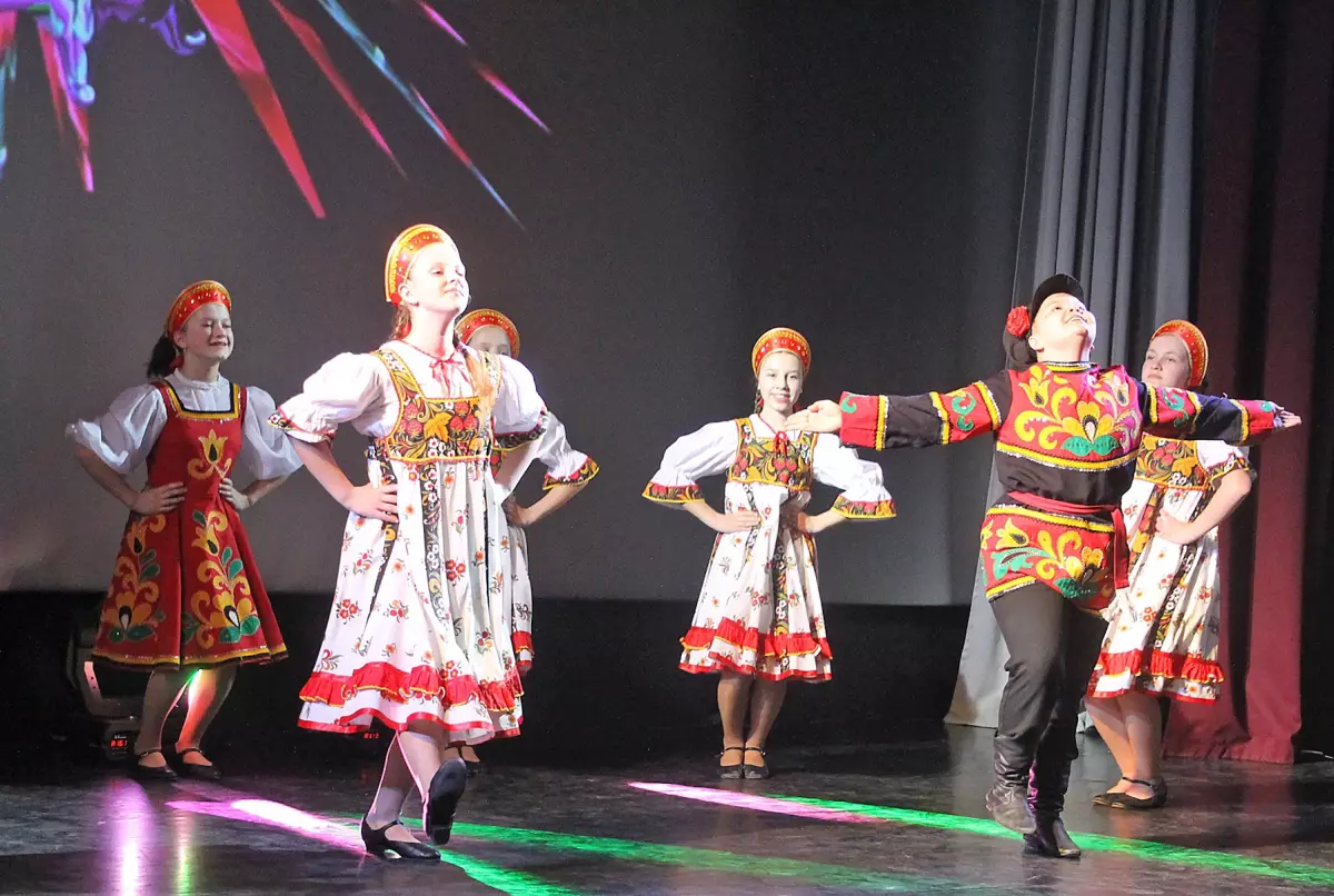 В Демянске прошёл межрайонный фестиваль-конкурс «Танцевальные ритмы»