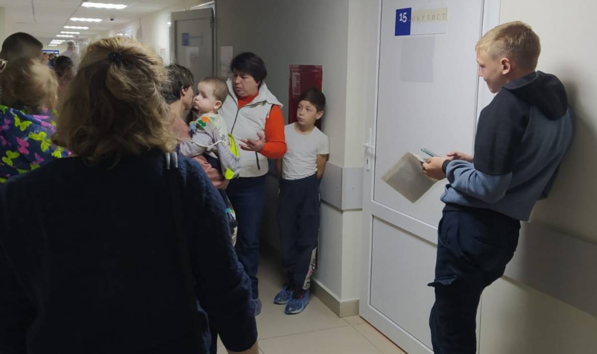 В Окуловке врачи Новгородской областной детской больницы приняли более 100 маленьких пациентов
