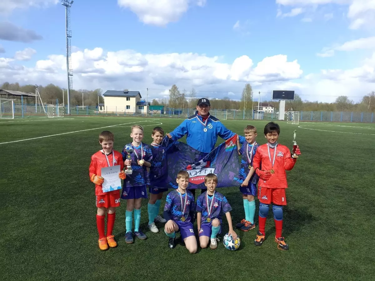 Команда из Марёва выиграла детский минифутбольный турнир «Валдайский колокольчик»