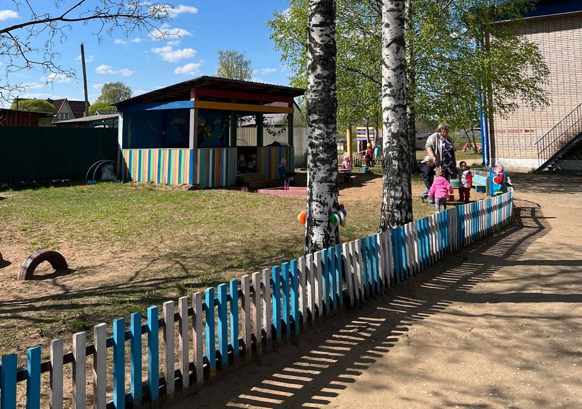 В детском саду № 2 в Хвойной заасфальтируют прилегающую территорию.