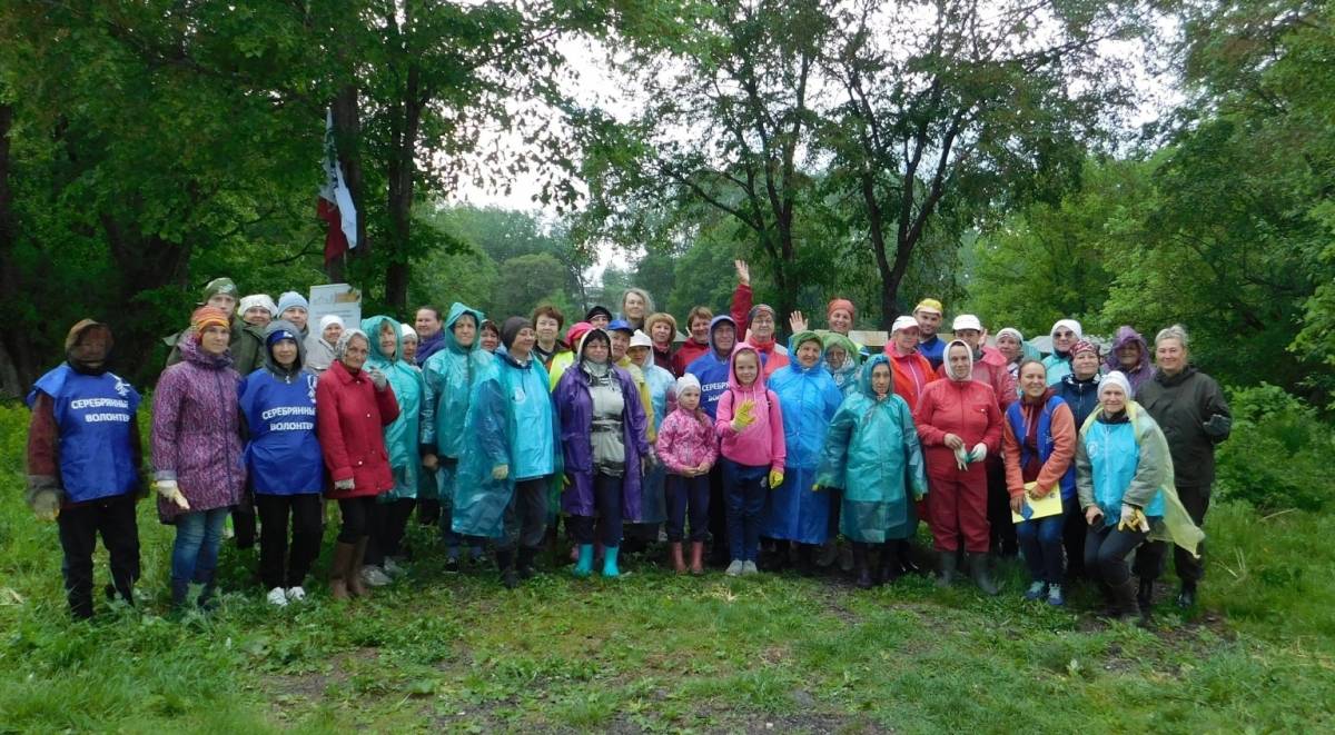 В Аракчеевском парке села Грузино в Чудовском районе провели субботник