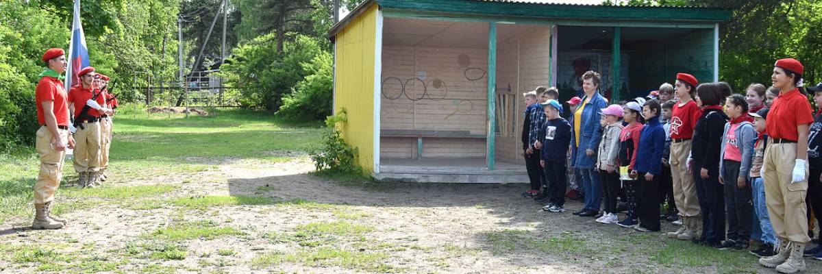 Пестовских школьников научат строевой подготовке в летнем военно-патриотическом лагере