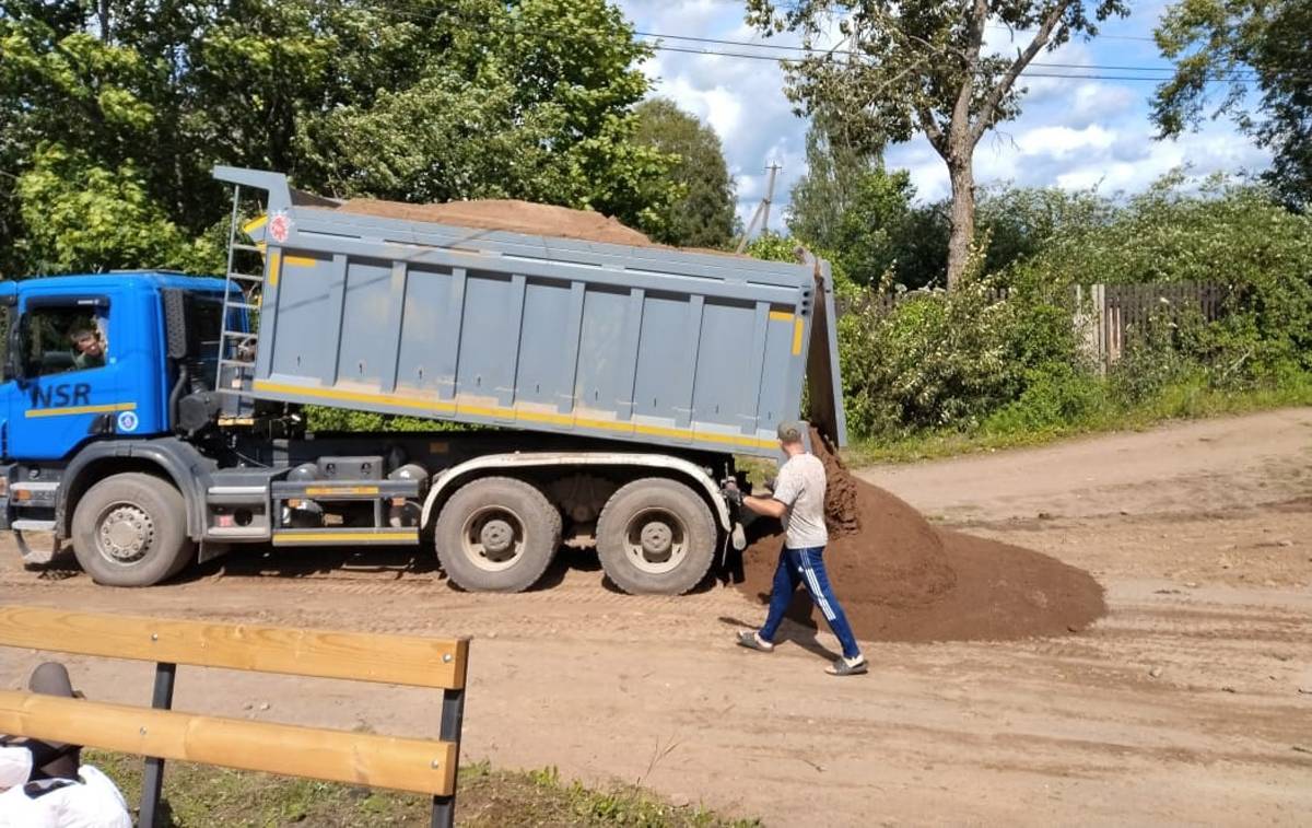 В 2023 году в деревне Дрегли Любытинского района реализуются сразу два приоритетных региональных проекта