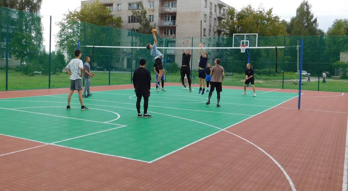 Новая спортивно-игровая площадка открылась в Чудове