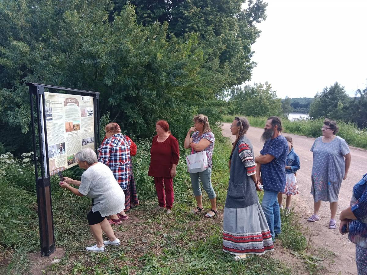 Открытие стенда в деревне Высокое