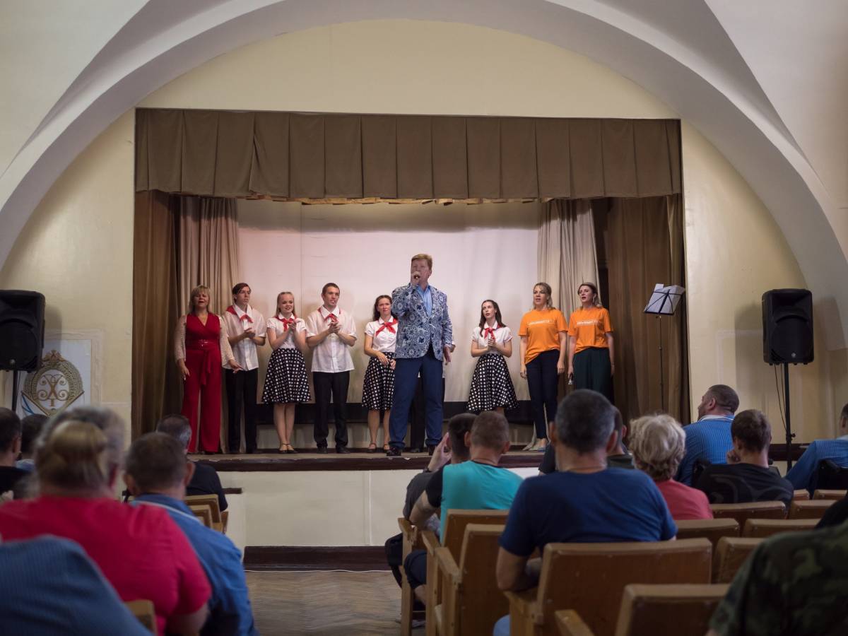 Новгородские артисты выступили перед бойцами СВО в госпитале Санкт-Петербурга