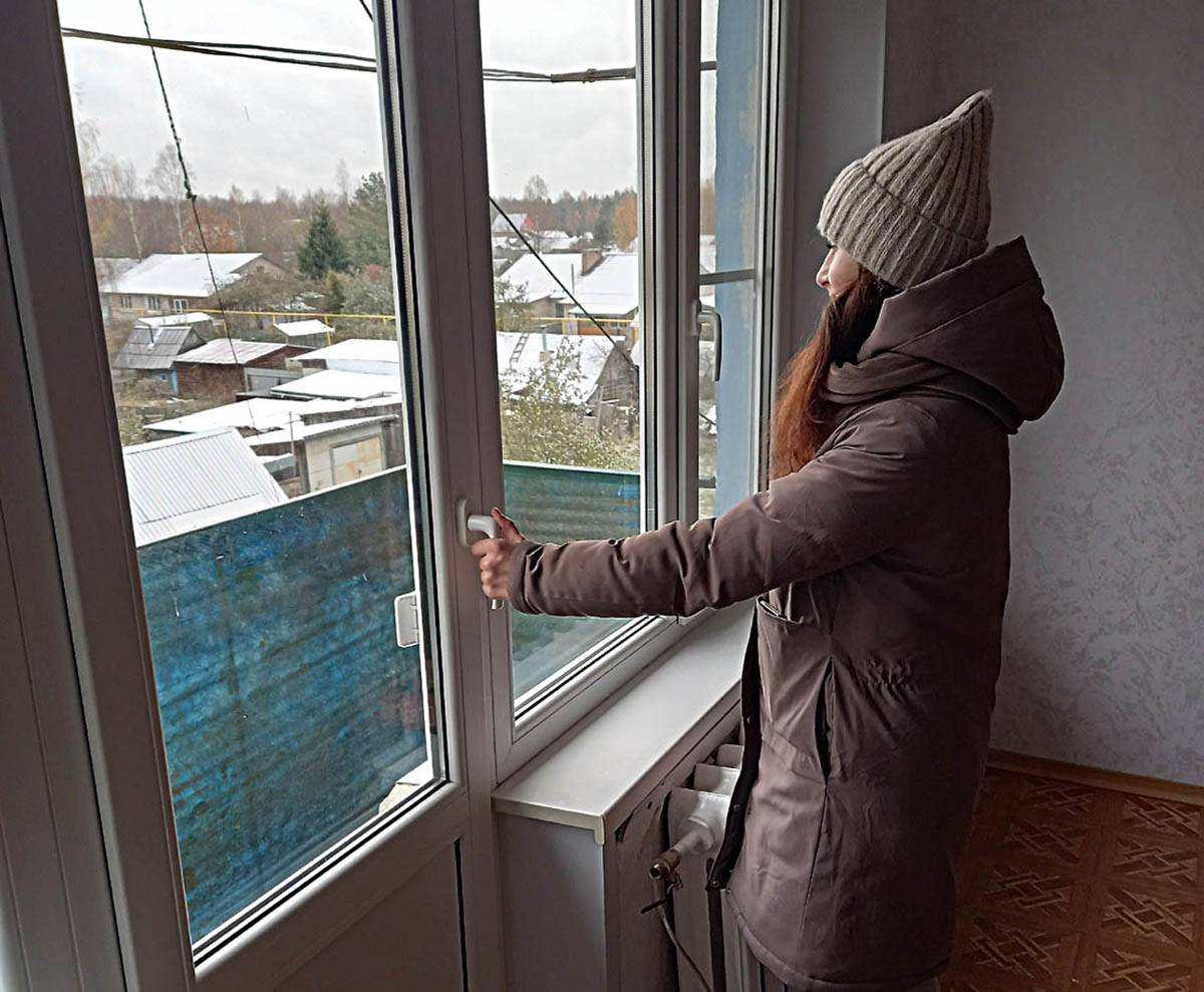 Будущий повар-кондитер из Парфина получила ключи от собственной однокомнатной квартиры