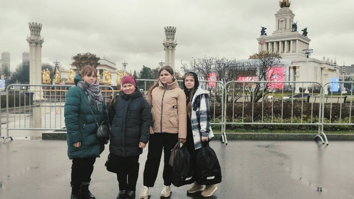 Школьники из Парфинского района посетили Международную выставку-форум «Россия»  на ВДНХ