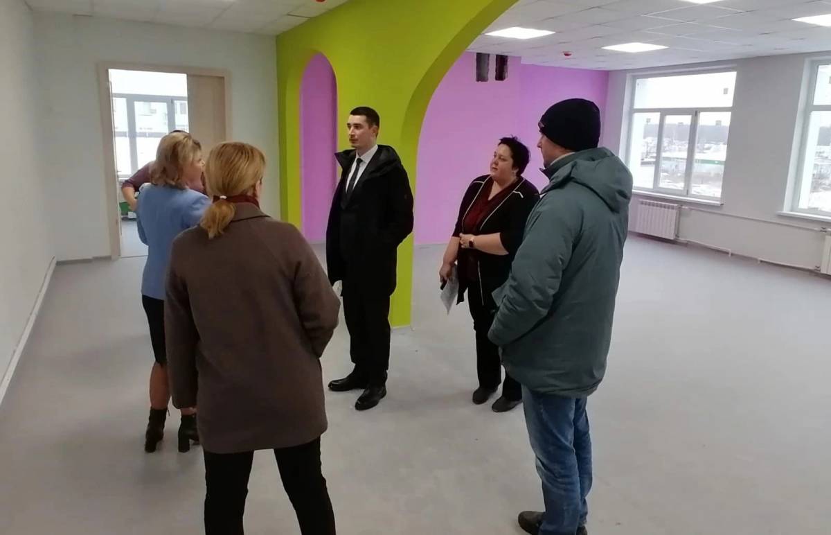 Капремонты двух школ в Чудовском районе идут по графику