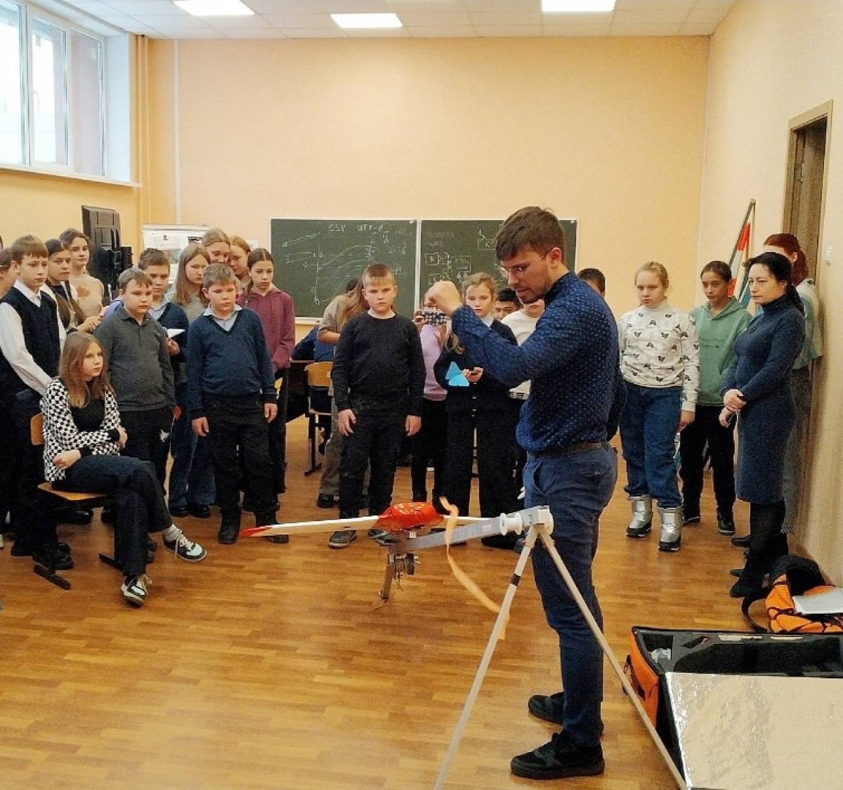 Демянские школьники посетили институт биотехнологий и химического инжиниринга НовГУ