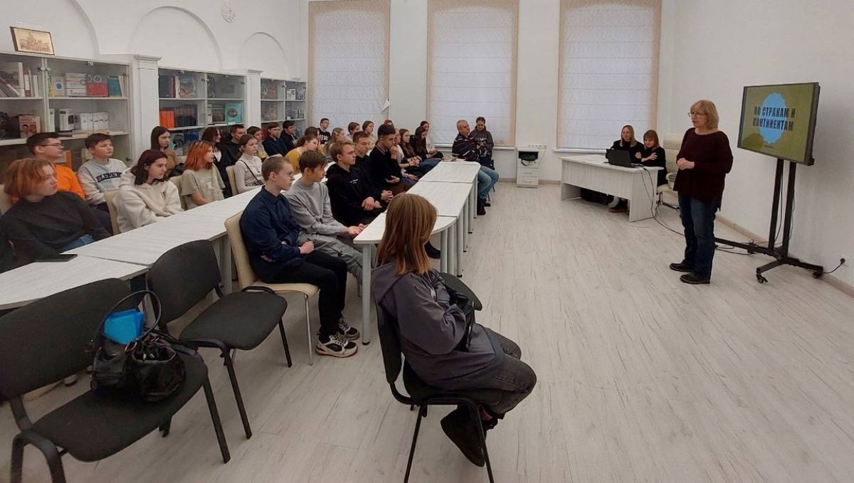 Шимские школьники побывали в  Гуманитарном институте НовГУ