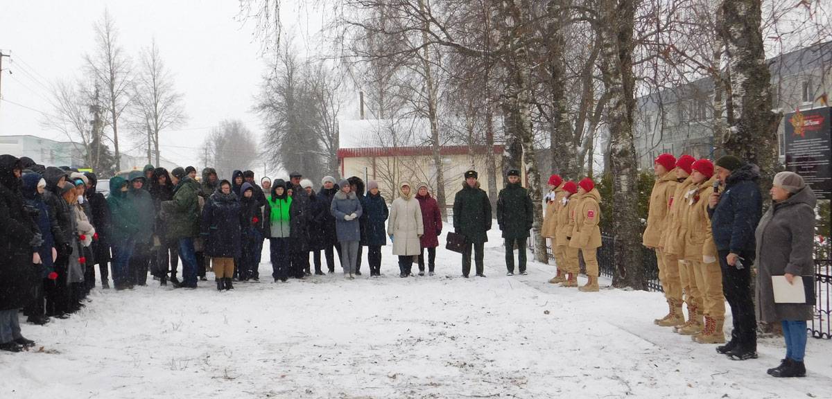 Передвижная выставка Чудовского поискового отряда им. А.А. Ерастова. В ней отражены этапы истории отряда, коротко рассказывается о боевых действиях на территории района, представлены фотографии бойцов, имена которых удалось установить, и уникальных находок.
